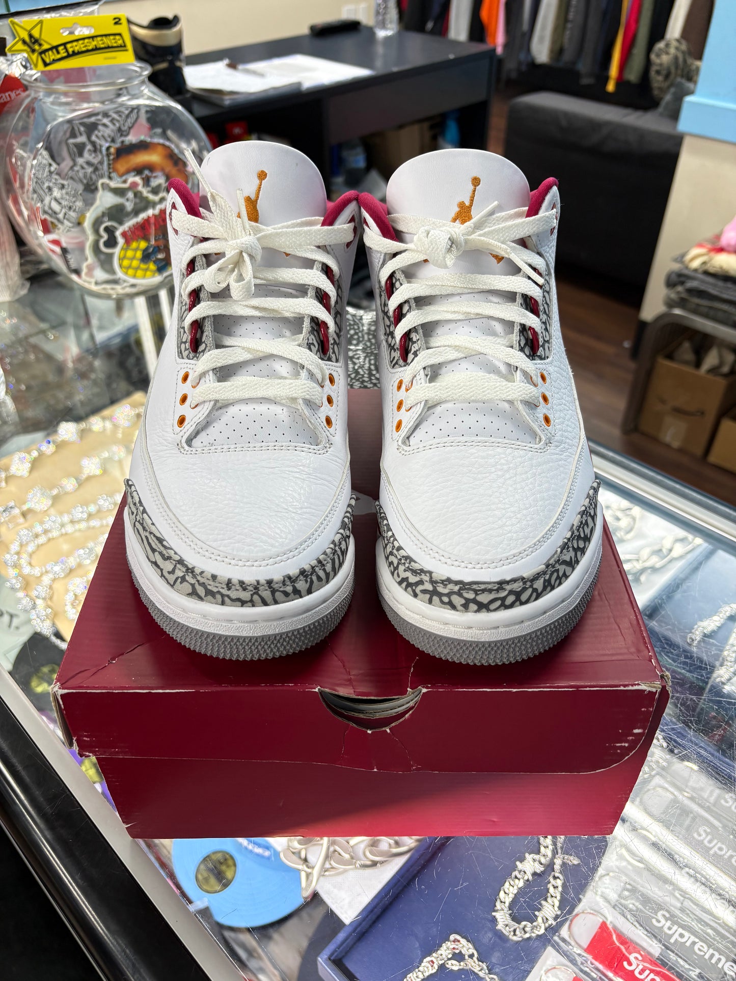 Jordan 3 Cardinal Red (Pre-Owned)