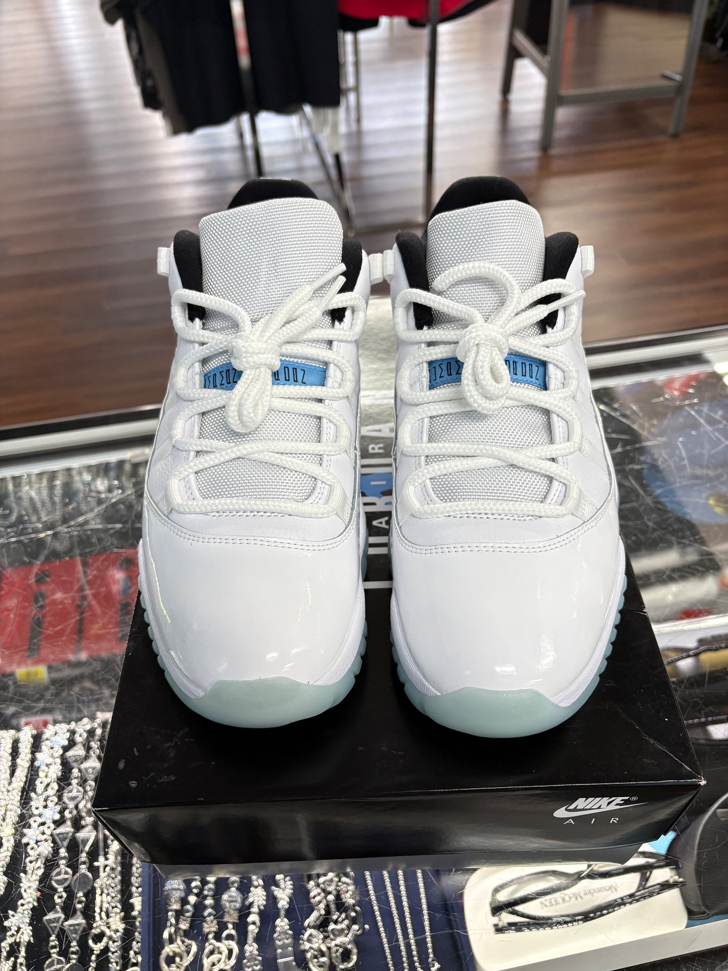 Jordan 11 Low Legend Blue (Pre Owned)