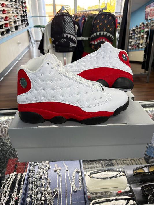 Jordan 13 Chicago (Pre Owned)